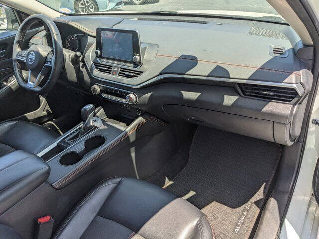 2019 Nissan Altima 10