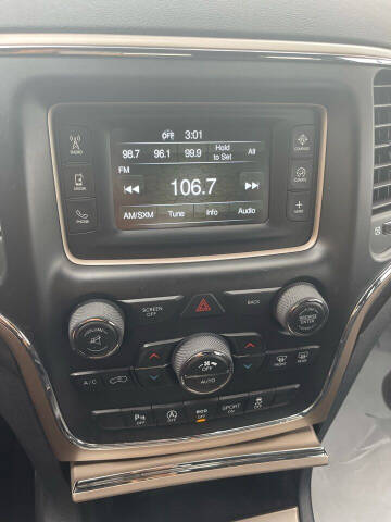 2017 Jeep Grand Cherokee Laredo