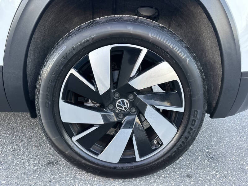 2025 Volkswagen Atlas Cross Sport SE