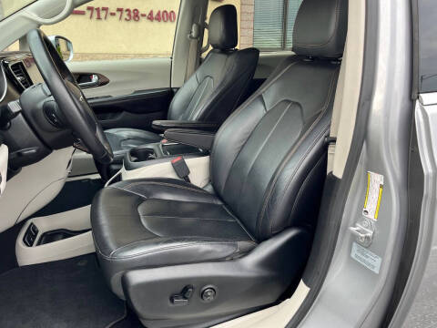 2017 Chrysler Pacifica Touring-L Plus