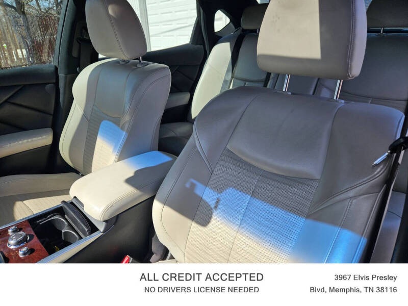 2016 Infiniti Q70 3.7