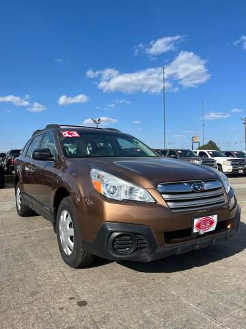 2013 Subaru Outback for sale at UNITED AUTO INC in South Sioux City NE