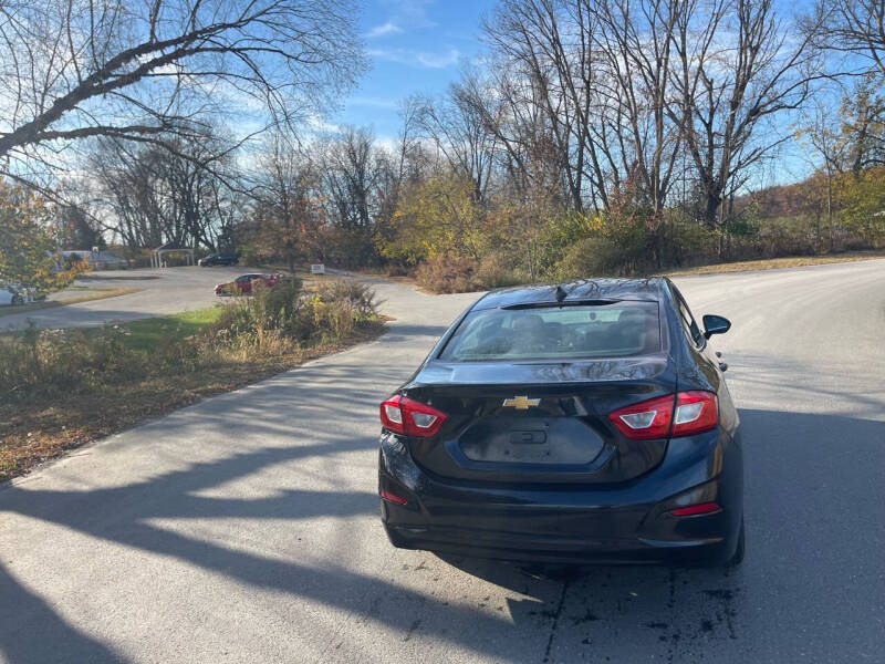 2016 Chevrolet Cruze LT photo 8