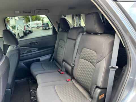 2024 Nissan Pathfinder SV