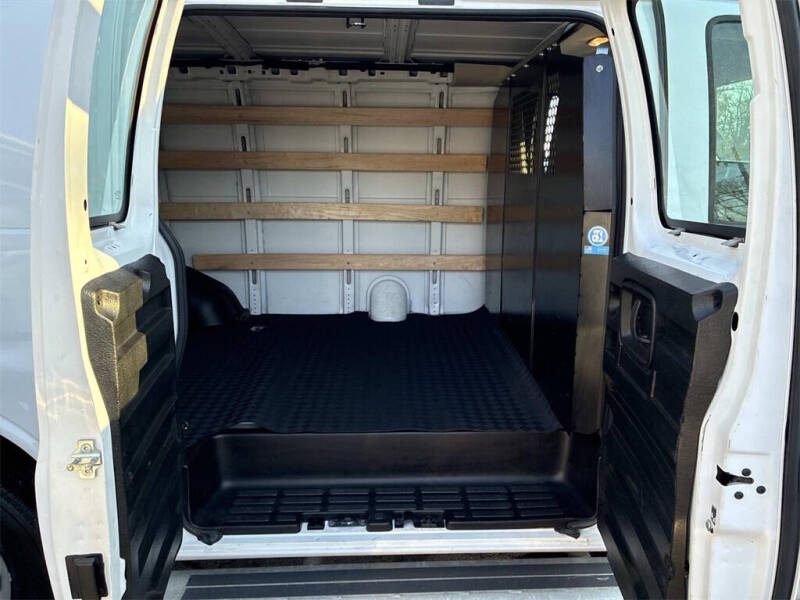 2024 GMC Savana 2500