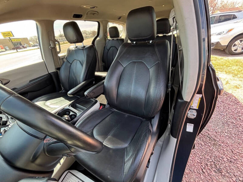 2020 Chrysler Pacifica Touring L