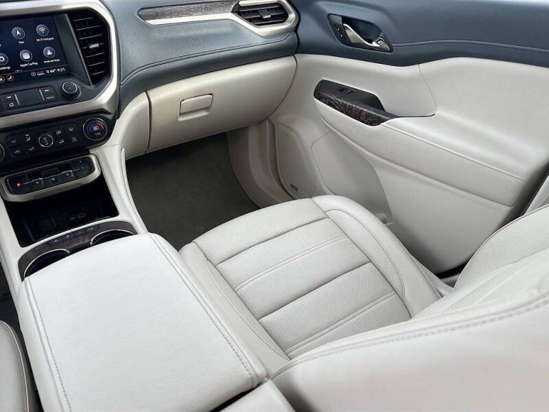 2020 GMC Acadia Denali