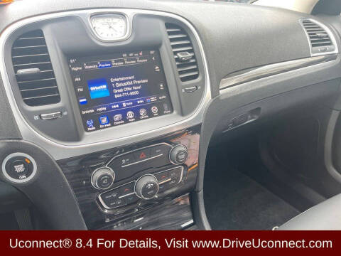 2016 Chrysler 300 Limited