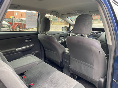 2013 Toyota Prius v Five