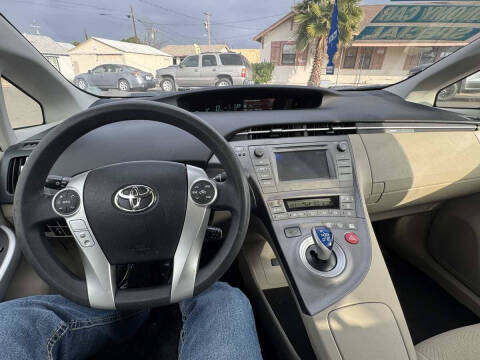 2012 Toyota Prius Two