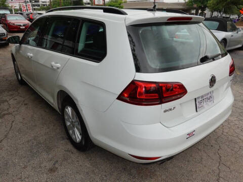 2017 Volkswagen Golf SportWagen