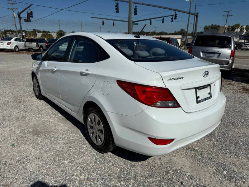 2016 Hyundai Accent SE