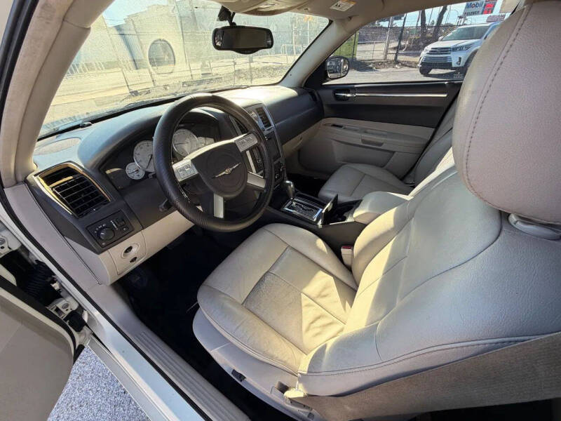 2005 Chrysler 300 Touring