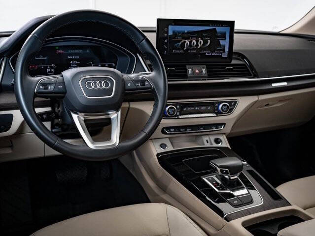 2025 Audi Q5 quattro Premium 40 TFSI