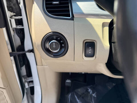 2017 Ford Taurus SEL