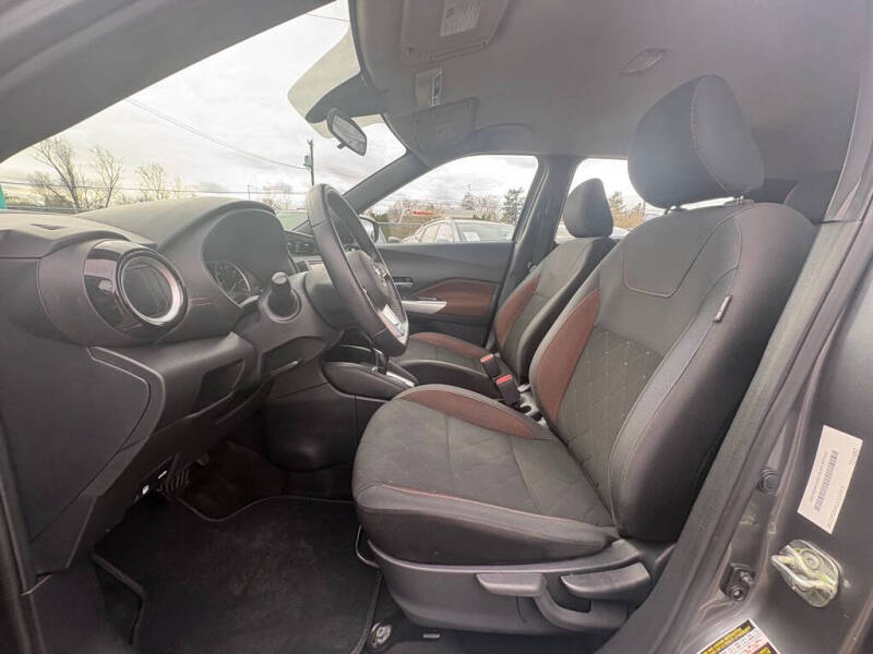 2020 Nissan Kicks SR