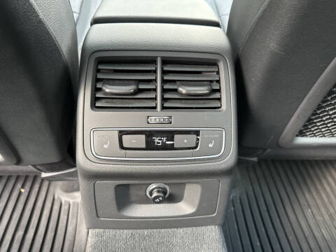 2017 Audi A4 2.0T quattro Premium Plus