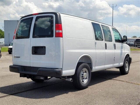 2025 Chevrolet Express 2500