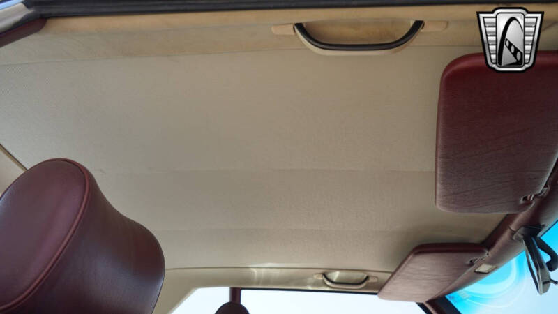 1989 Mercedes-Benz 560-Class 560 SL