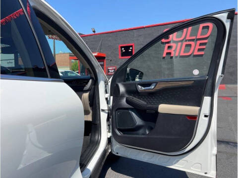 2020 Ford Escape Titanium