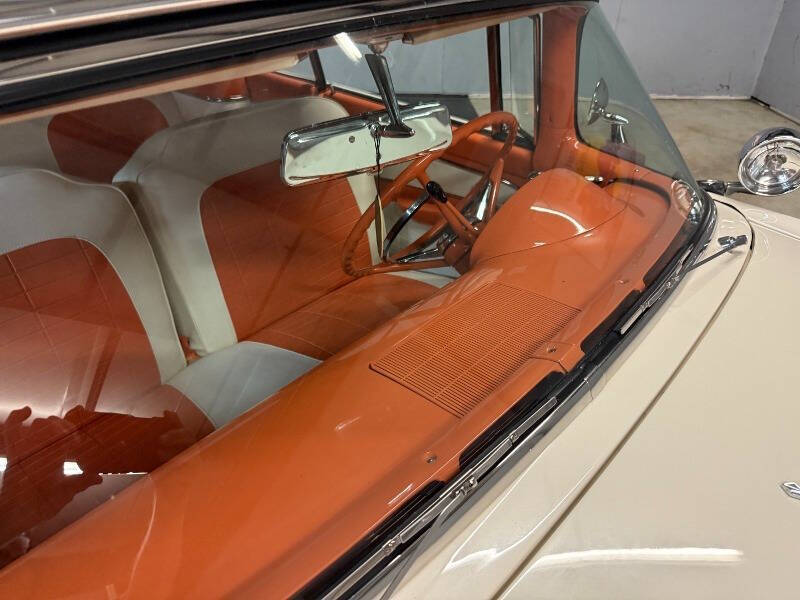 1956 Ford Sunliner