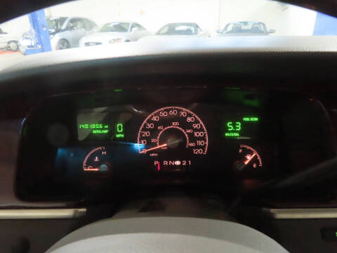 2003 Lincoln Town Car Signature