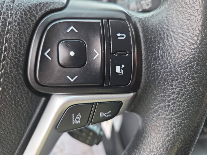 2017 Toyota Highlander LE