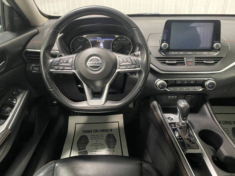 2022 Nissan Altima 2.5 SR