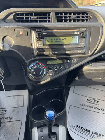 2014 Toyota Prius c Four