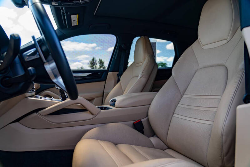 2019 Porsche Cayenne E-Hybrid