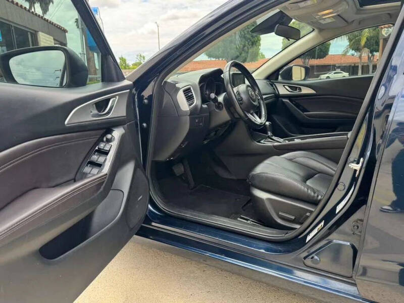 2018 Mazda MAZDA3 Touring