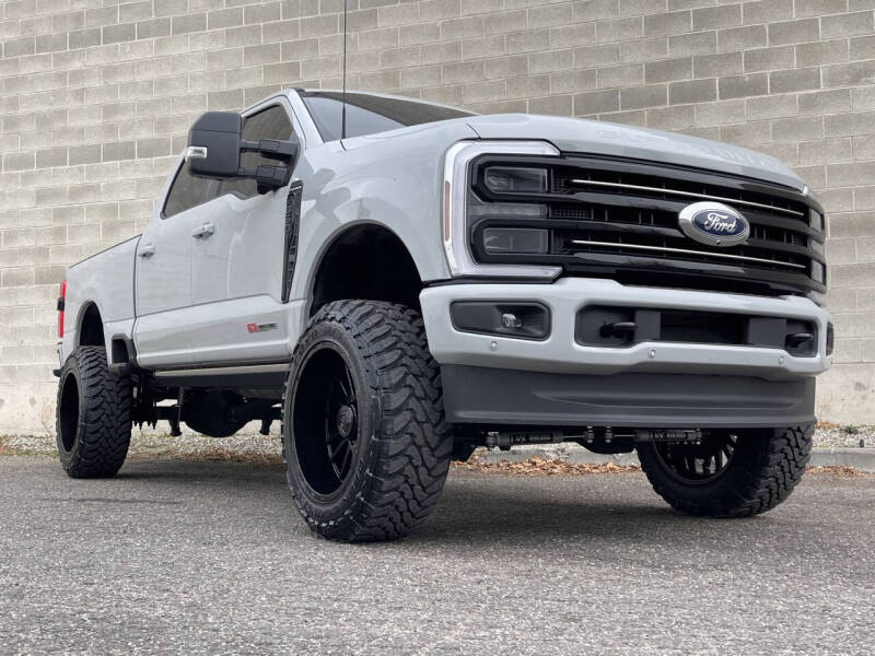 2025 Ford F-350 Super Duty Platinum