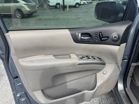 2008 Hyundai Entourage GLS
