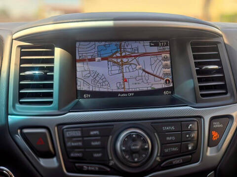 2020 Nissan Pathfinder SL