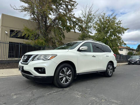 2018 Nissan Pathfinder SV