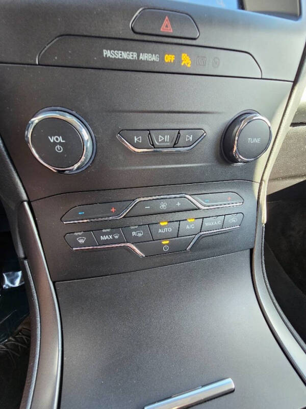 2020 Ford Edge SE