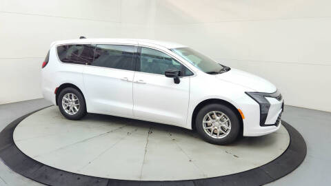 2027 Chrysler Pacifica Select