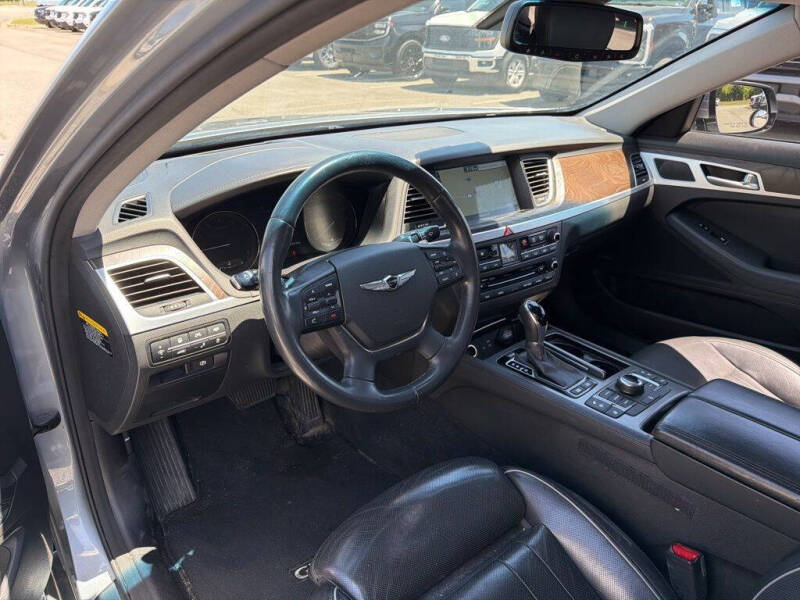 2017 Genesis G80