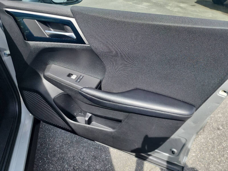 2022 Mitsubishi Outlander ES