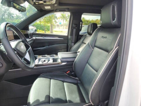 2025 Cadillac Escalade ESV Premium Luxury