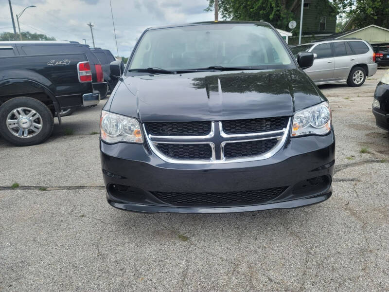 2015 Dodge Grand Caravan for sale at Unique Motors in Rock Island IL