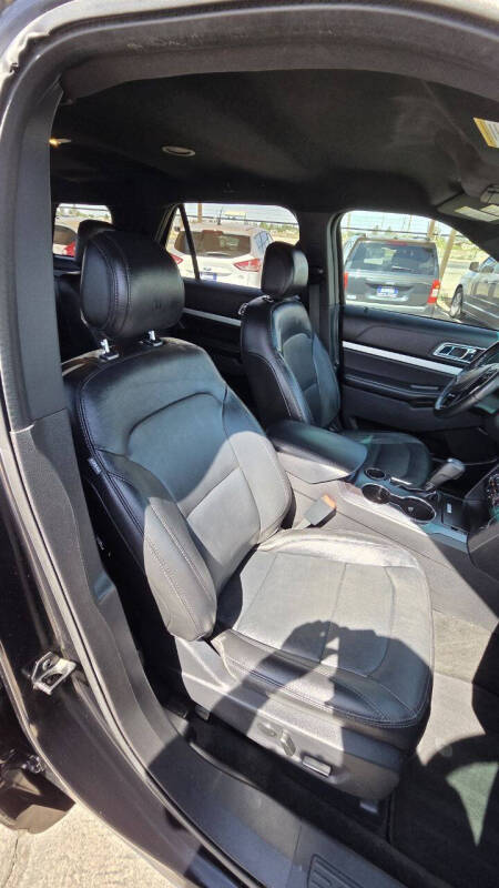 2017 Ford Explorer XLT - Photo 20