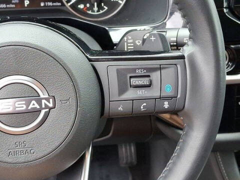 2023 Nissan Pathfinder SV