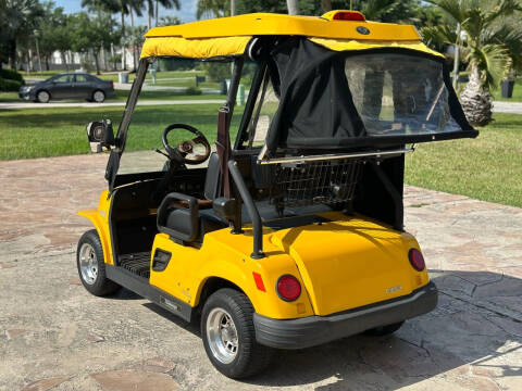 2010 TOMBERLIN E-MERGE GOLF CART