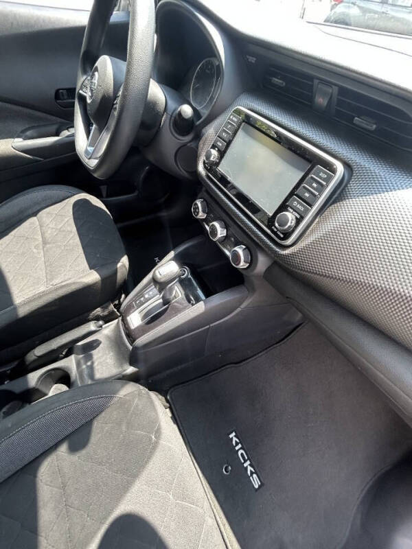 2020 Nissan Kicks S