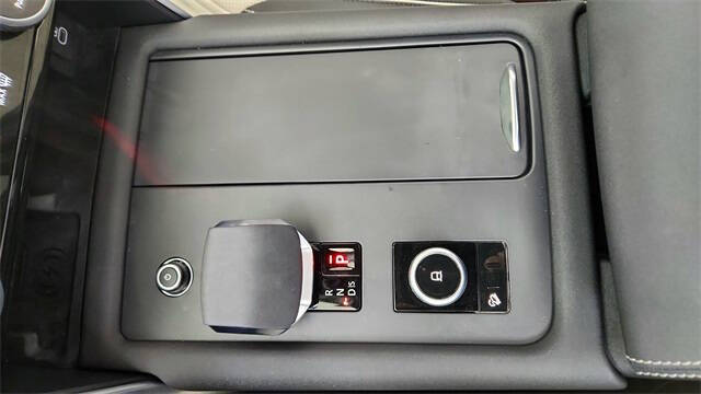 2024 Land Rover Discovery P300 Dynamic SE