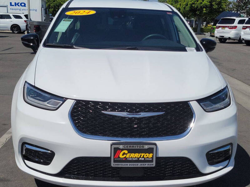 2024 Chrysler Pacifica Plug-In Hybrid Select