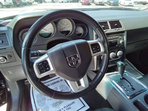 2011 Dodge Challenger SE