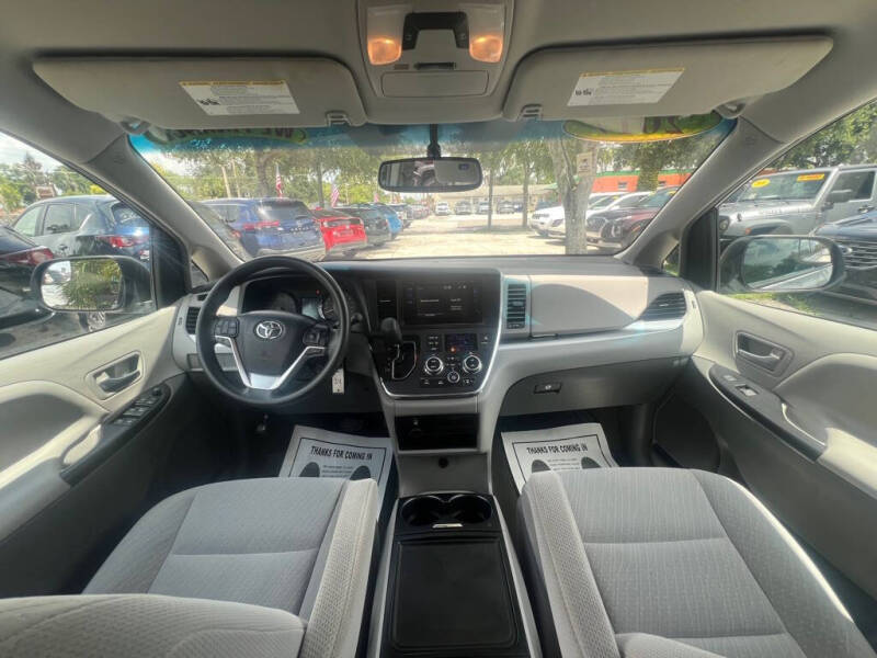 2017 Toyota Sienna
