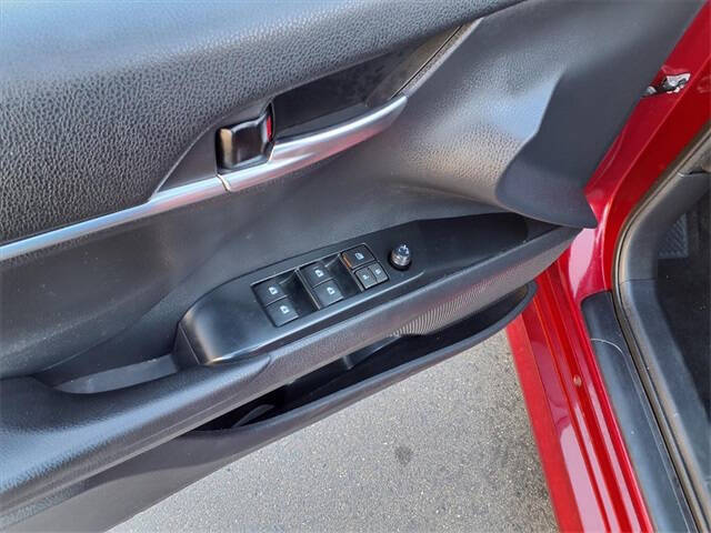 2020 Toyota Camry Hybrid LE